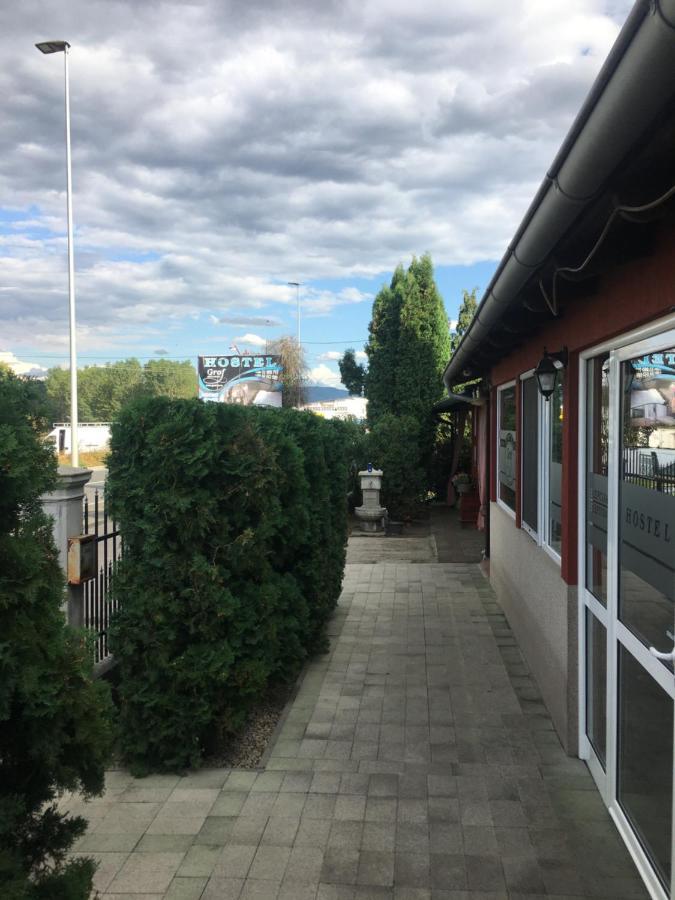 Hostel Grof Mrcajevci ภายนอก รูปภาพ