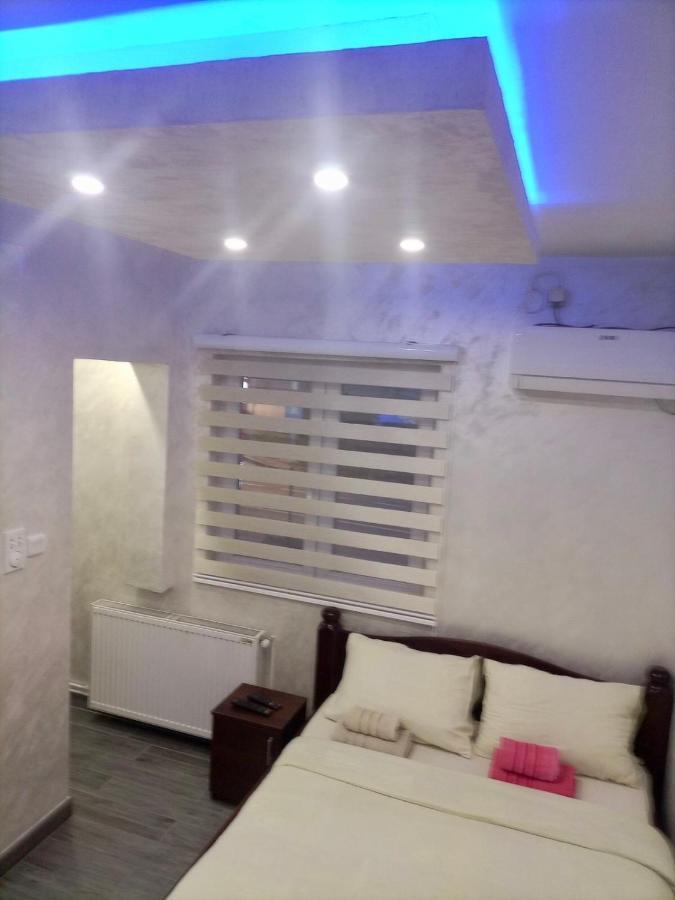 Hostel Grof Mrcajevci ภายนอก รูปภาพ
