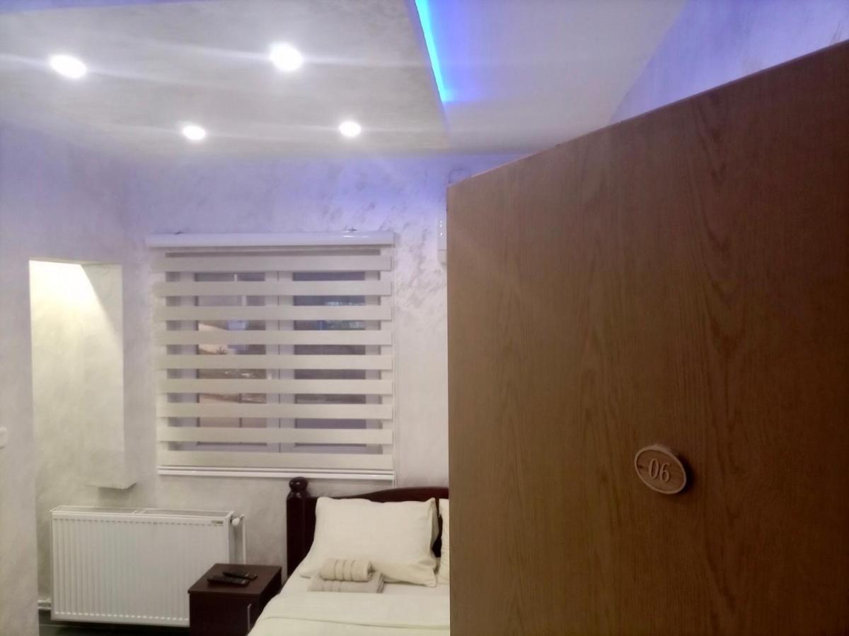 Hostel Grof Mrcajevci ภายนอก รูปภาพ