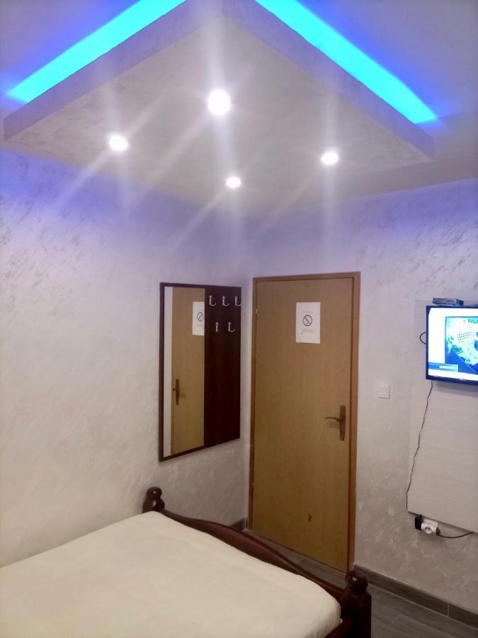 Hostel Grof Mrcajevci ภายนอก รูปภาพ