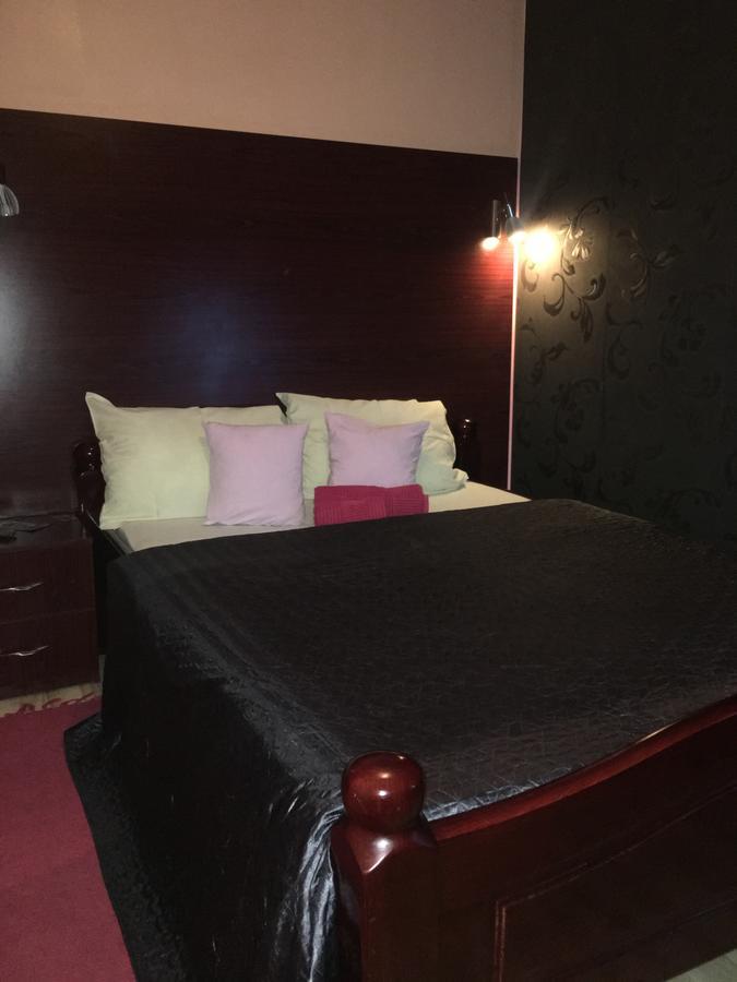 Hostel Grof Mrcajevci ภายนอก รูปภาพ