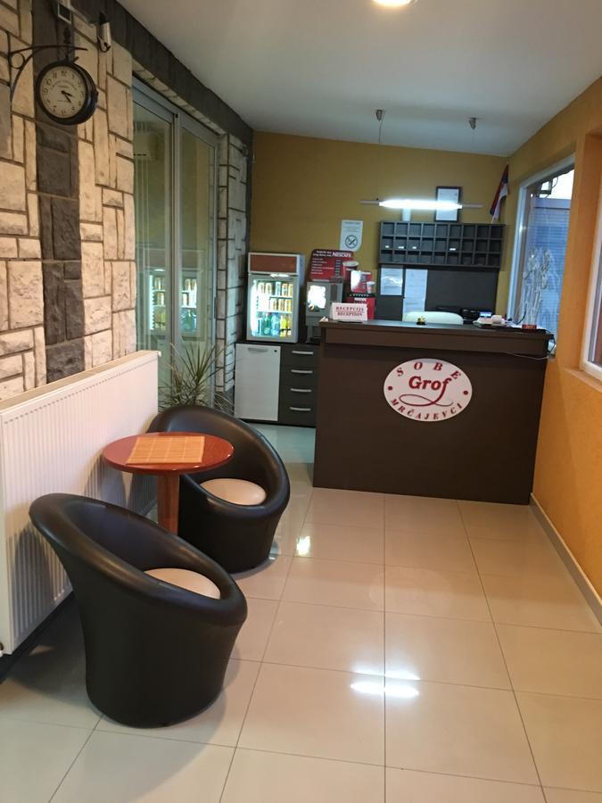 Hostel Grof Mrcajevci ภายนอก รูปภาพ