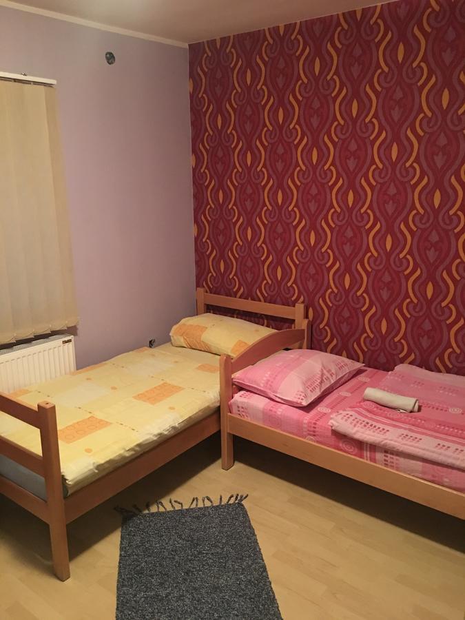 Hostel Grof Mrcajevci ภายนอก รูปภาพ