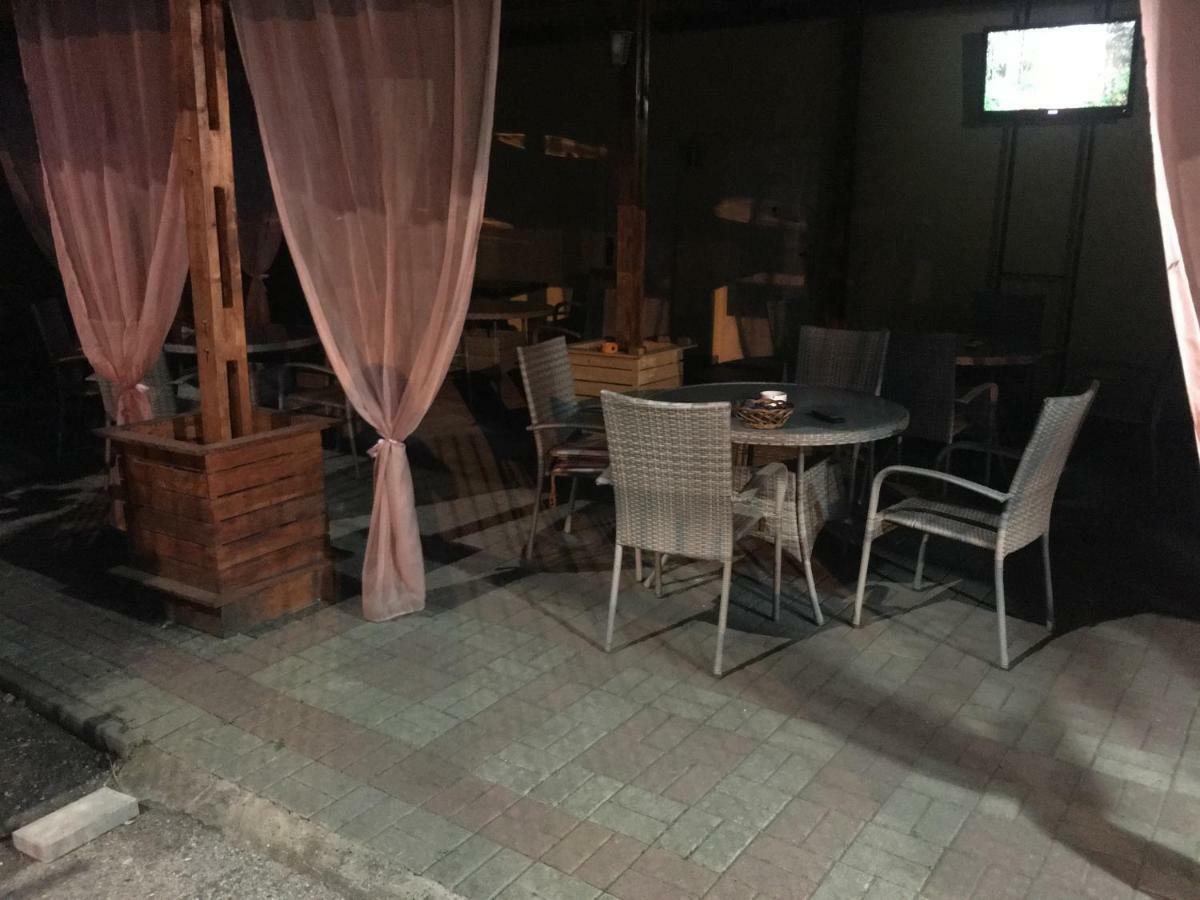 Hostel Grof Mrcajevci ภายนอก รูปภาพ