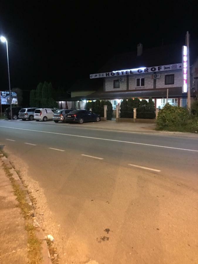 Hostel Grof Mrcajevci ภายนอก รูปภาพ