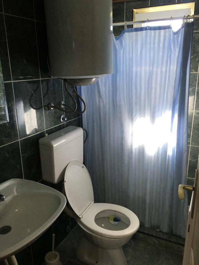 Hostel Grof Mrcajevci ภายนอก รูปภาพ